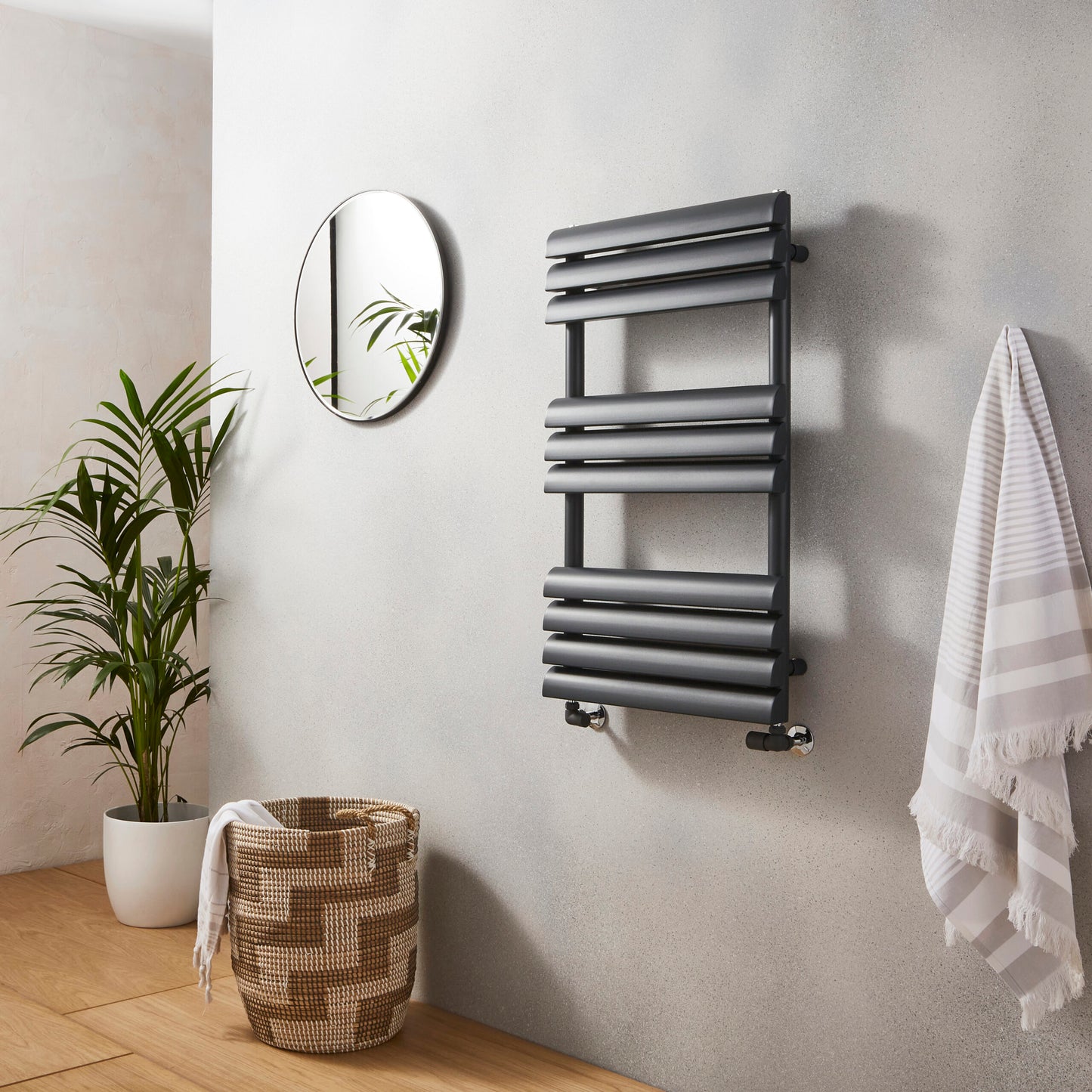 Venetian Heated Towel Rail Anthracite